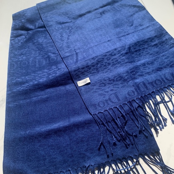 Dior | Leopard Scarf - Picture 4 of 7